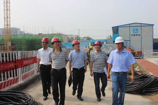 詹先豪、杨晓彬一行到滨湖项目指导事情